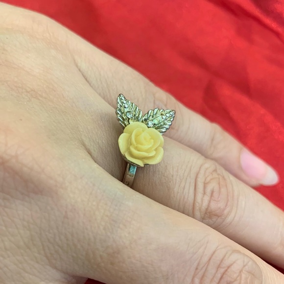 🌹 Beautiful ROSE Ring by Accessorize ! - Picture 3 of 8